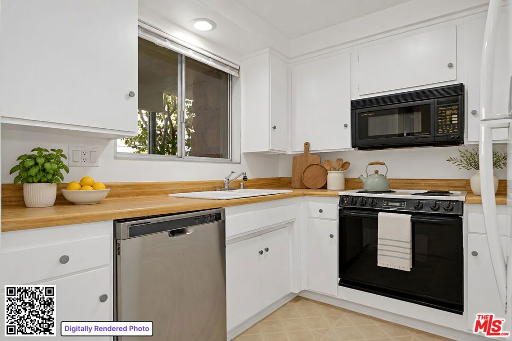 22929 Nadine Circle A Property Photo 16