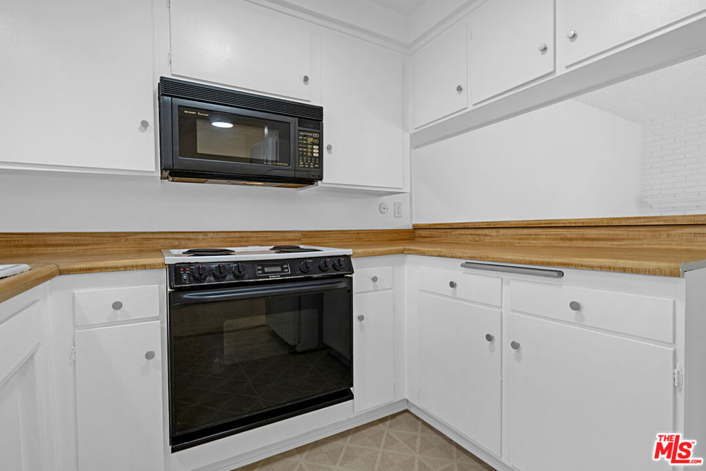 22929 Nadine Circle A Property Photo 69