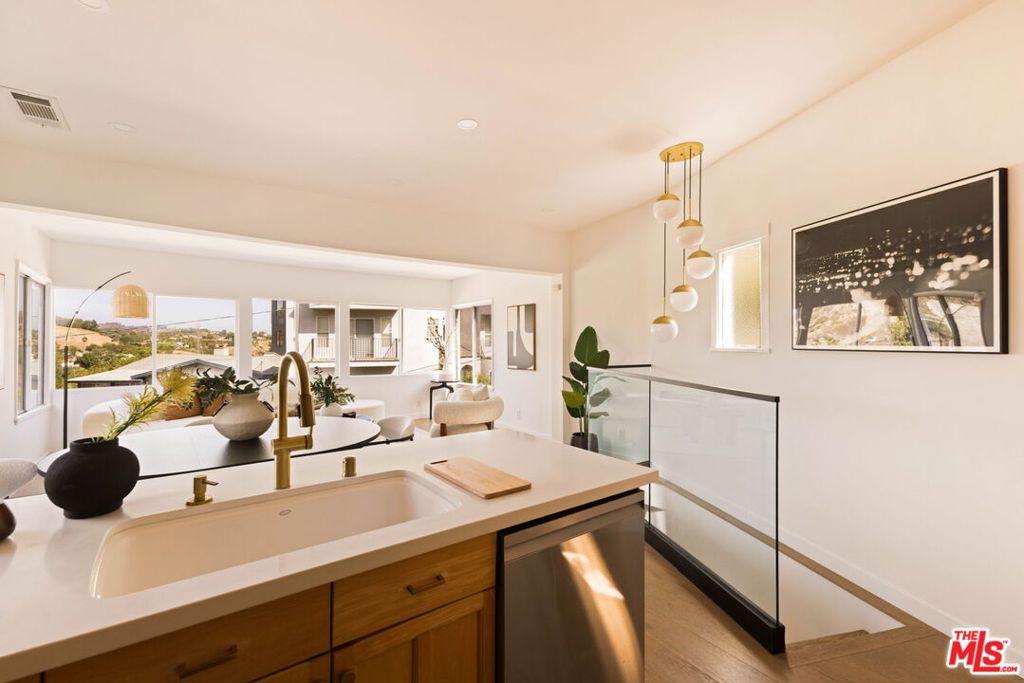 6837 Cahuenga Park Trail Property Photo 11