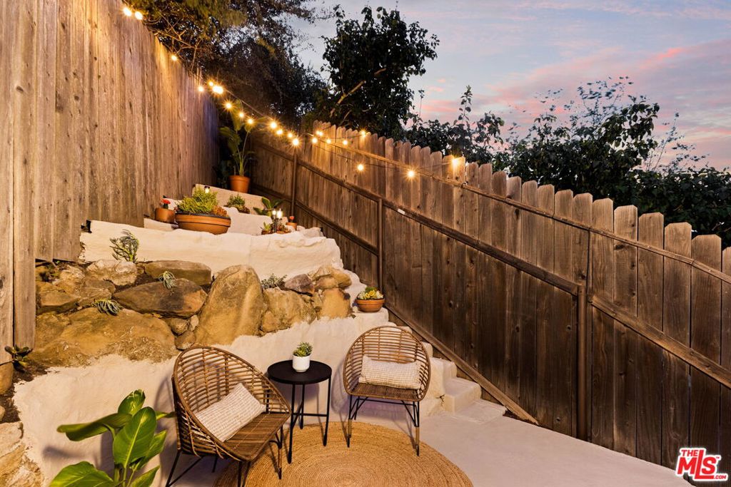 6837 Cahuenga Park Trail Property Photo 22