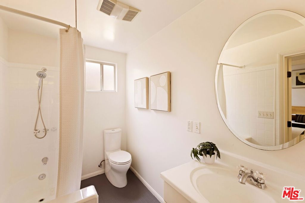 6837 Cahuenga Park Trail Property Photo 25