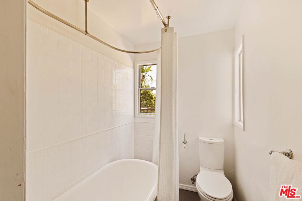 6837 Cahuenga Park Trail Property Photo 30
