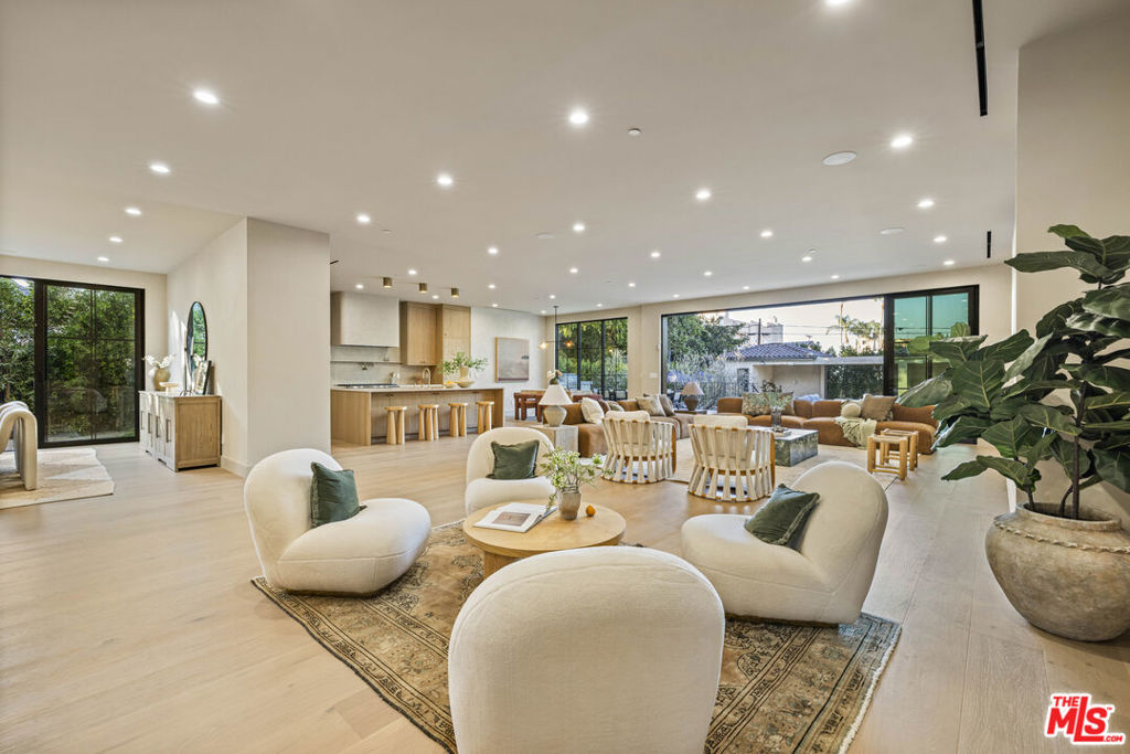 14273 Greenleaf Street Property Photo 20