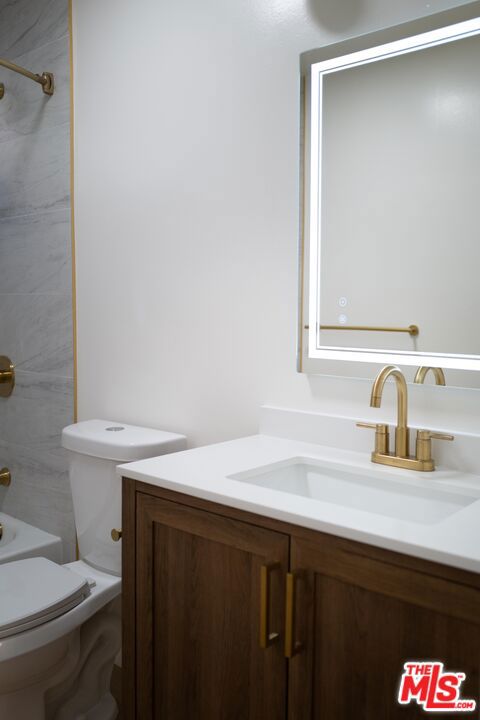 860 S Kingsley Drive 306 Property Photo 5