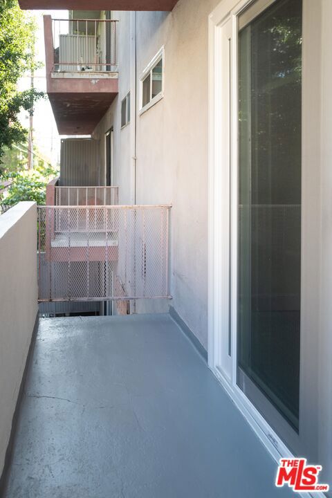 860 S Kingsley Drive 306 Property Photo 14