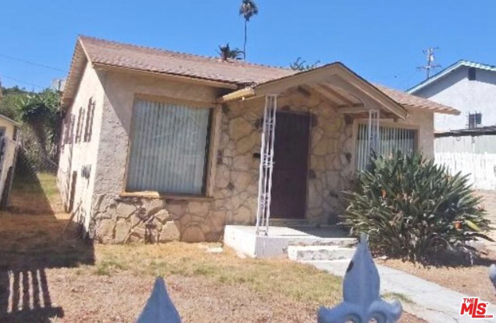 909 E Brett Street Property Photo 1