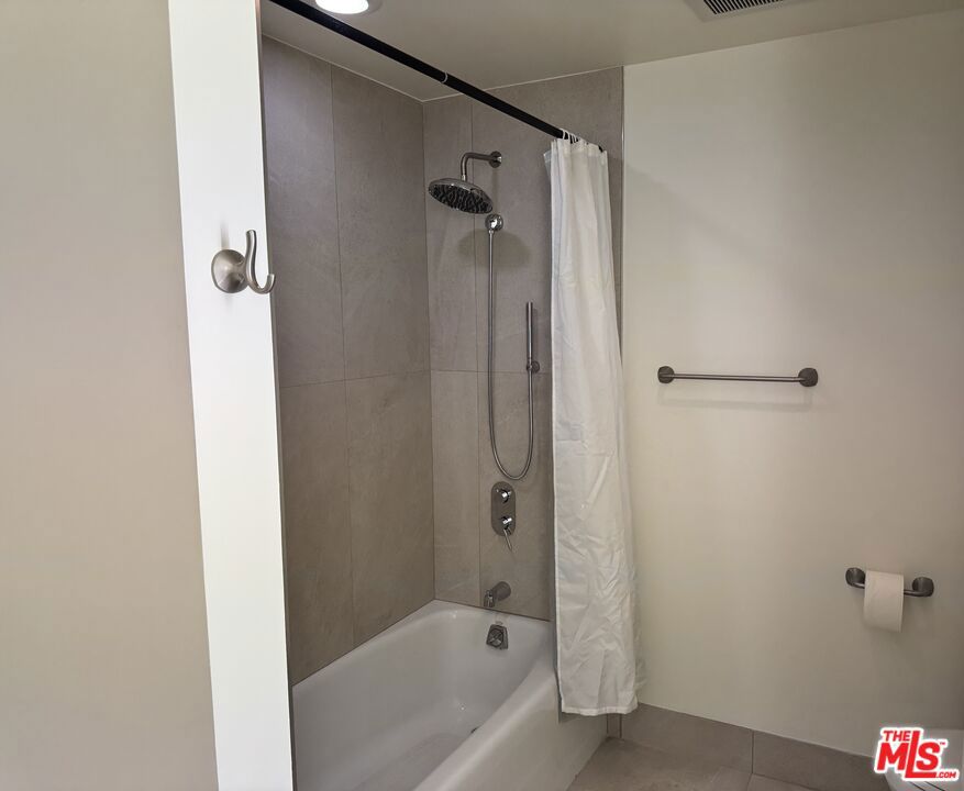 1111 S Grand Avenue 1005 Property Photo 14