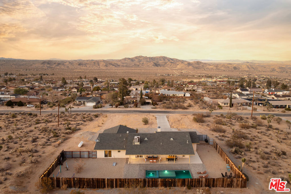 60789 Pueblo Trail Property Photo 1