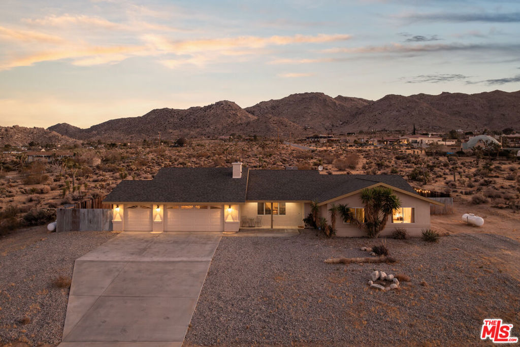 60789 Pueblo Trail Property Photo 8
