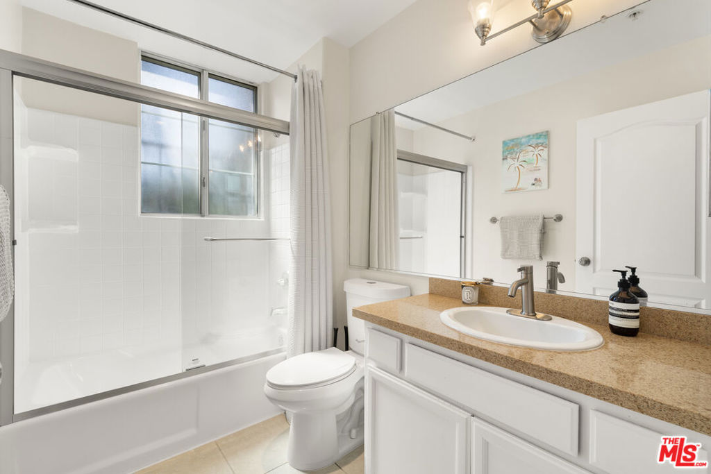 7101 La Tijera Boulevard J201 Property Photo 11
