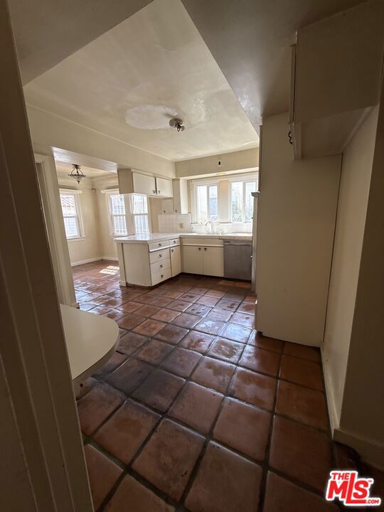 4150 5th Avenue Property Photo 7