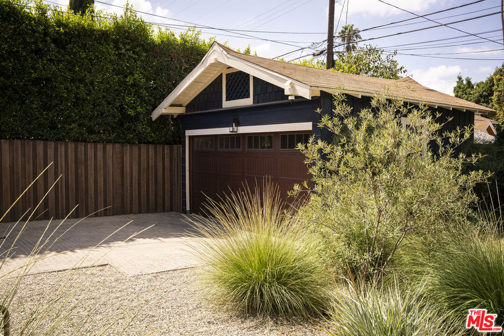 129 N St Andrews Place Property Photo 39