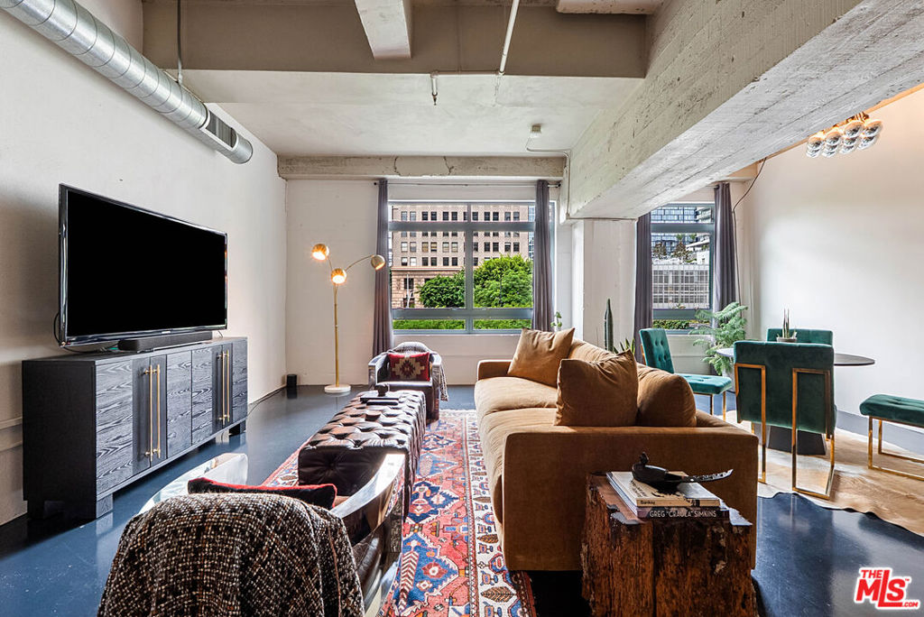 849 S Broadway M09 Property Photo 8