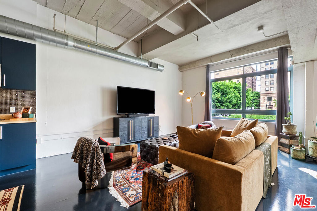 849 S Broadway M09 Property Photo 10