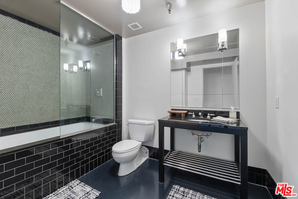 849 S Broadway M09 Property Photo 17