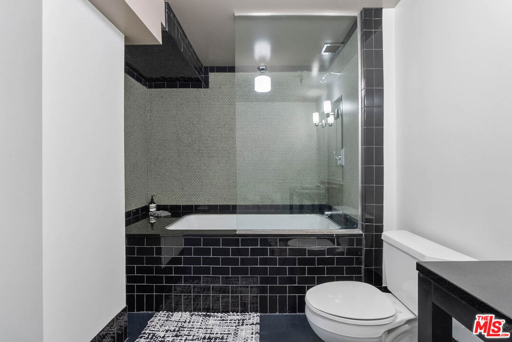 849 S Broadway M09 Property Photo 18