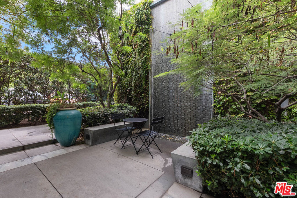 849 S Broadway M09 Property Photo 26
