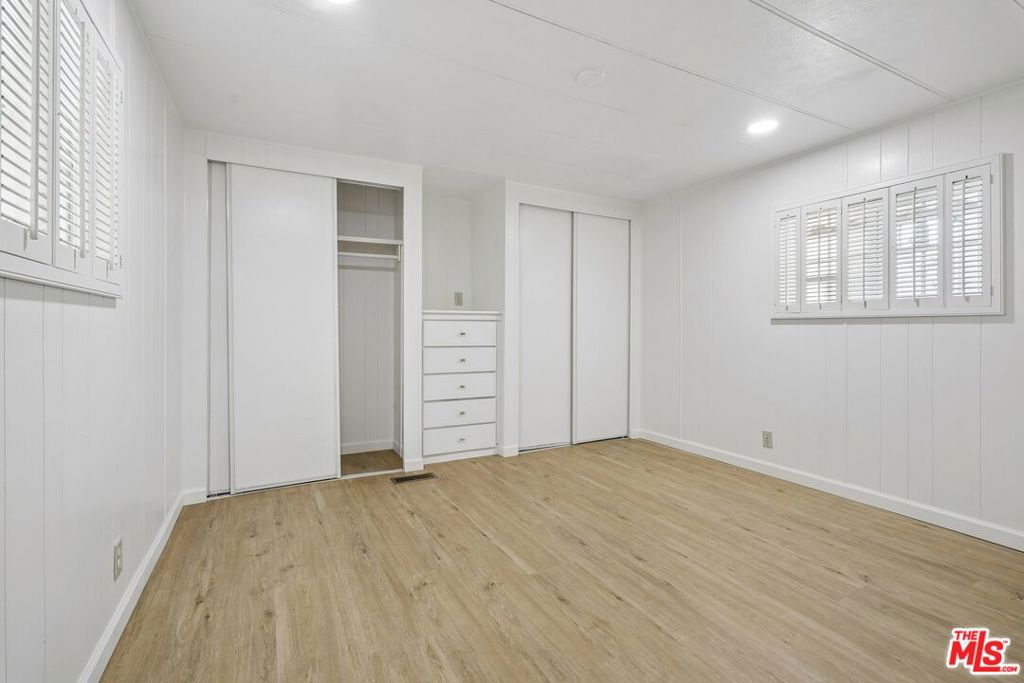 11250 Playa Street 16 1/2 Property Photo 15
