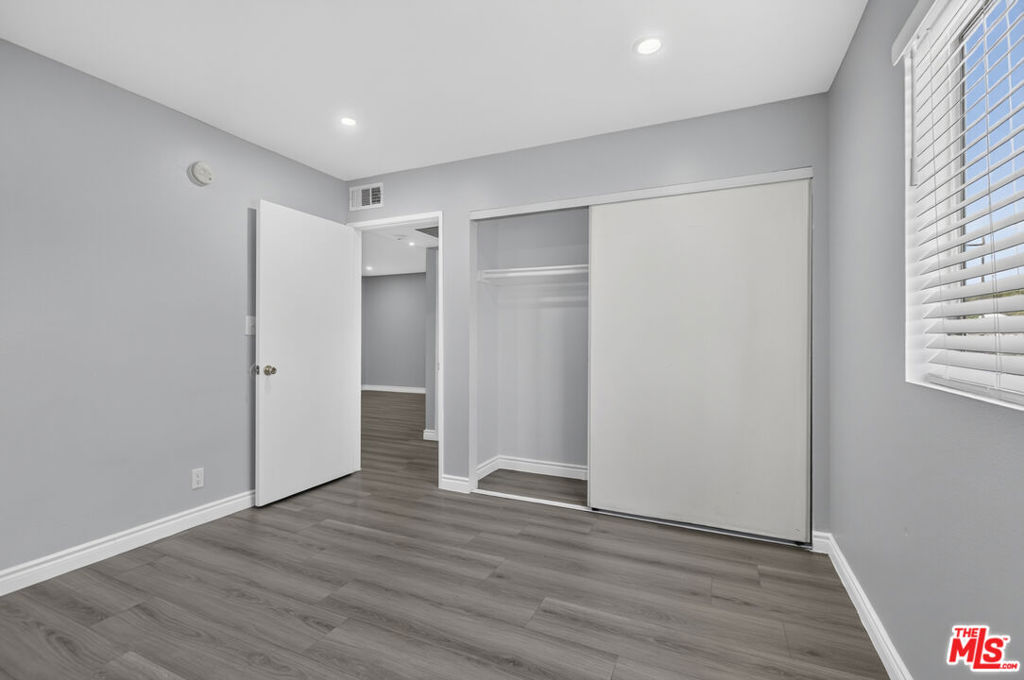 11901 Valerio Street Property Photo 11