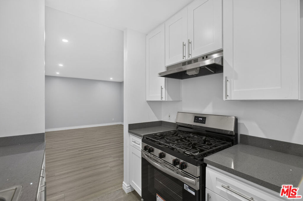 11901 Valerio Street Property Photo 15