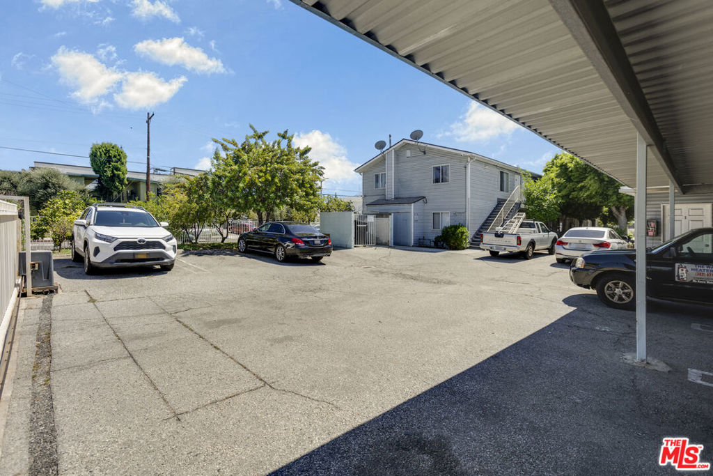 11901 Valerio Street Property Photo 20