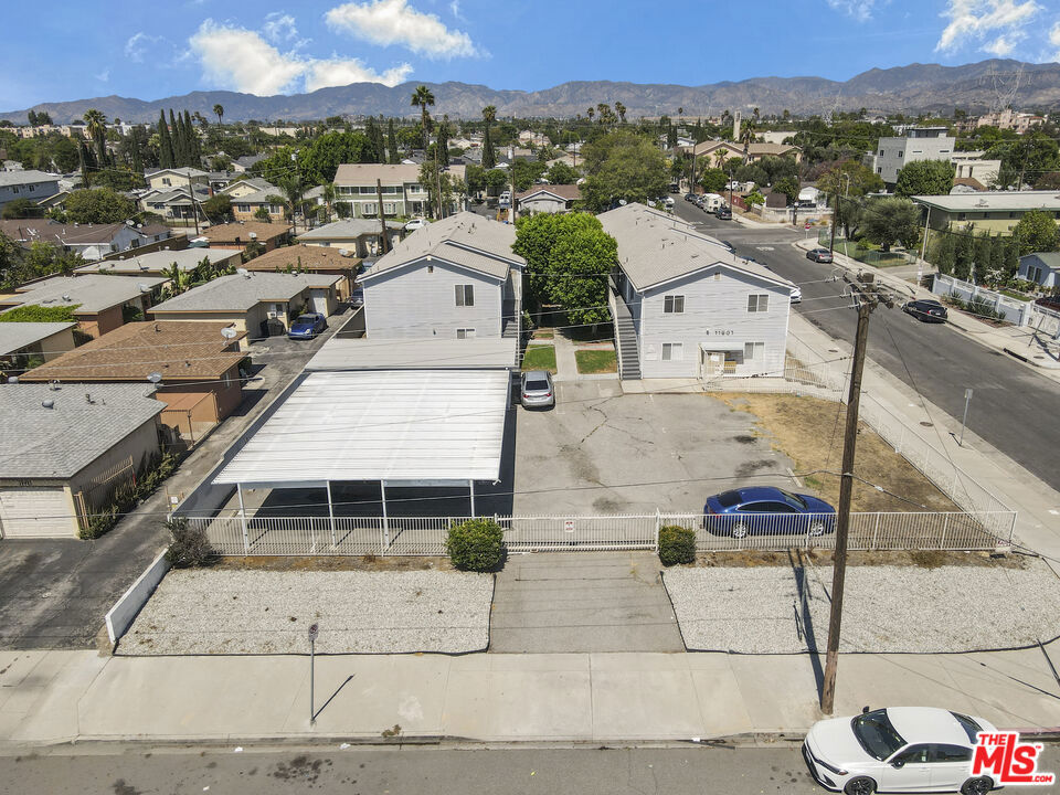 11901 Valerio Street Property Photo 23