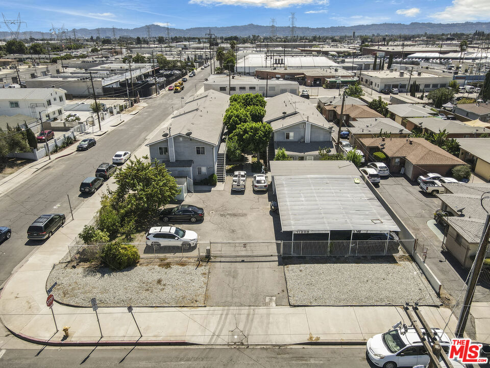 11901 Valerio Street Property Photo 24
