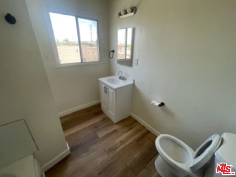 735 W Imperial Highway Property Photo 5