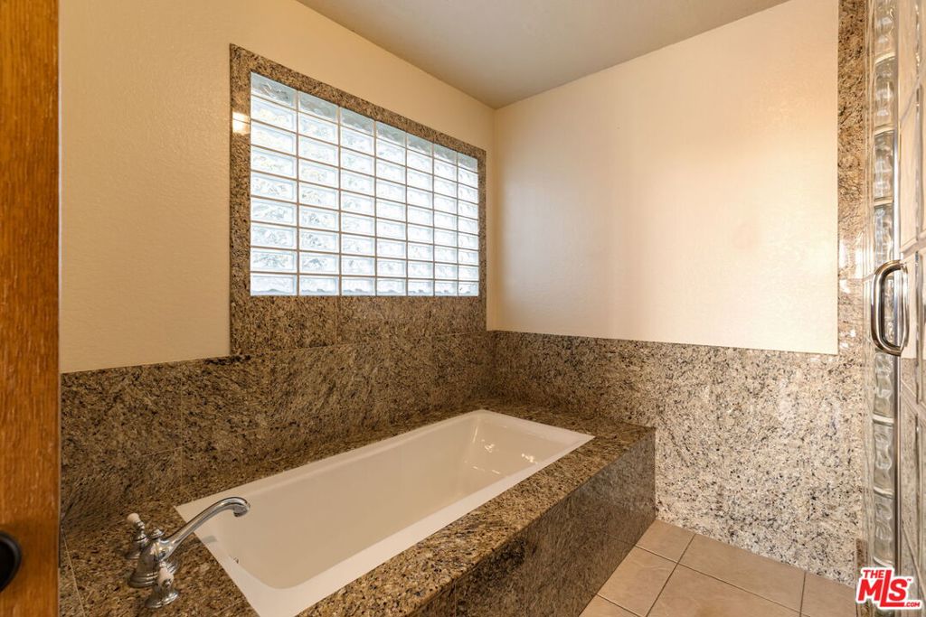37200 Glenoaks Road 3 Property Photo 44