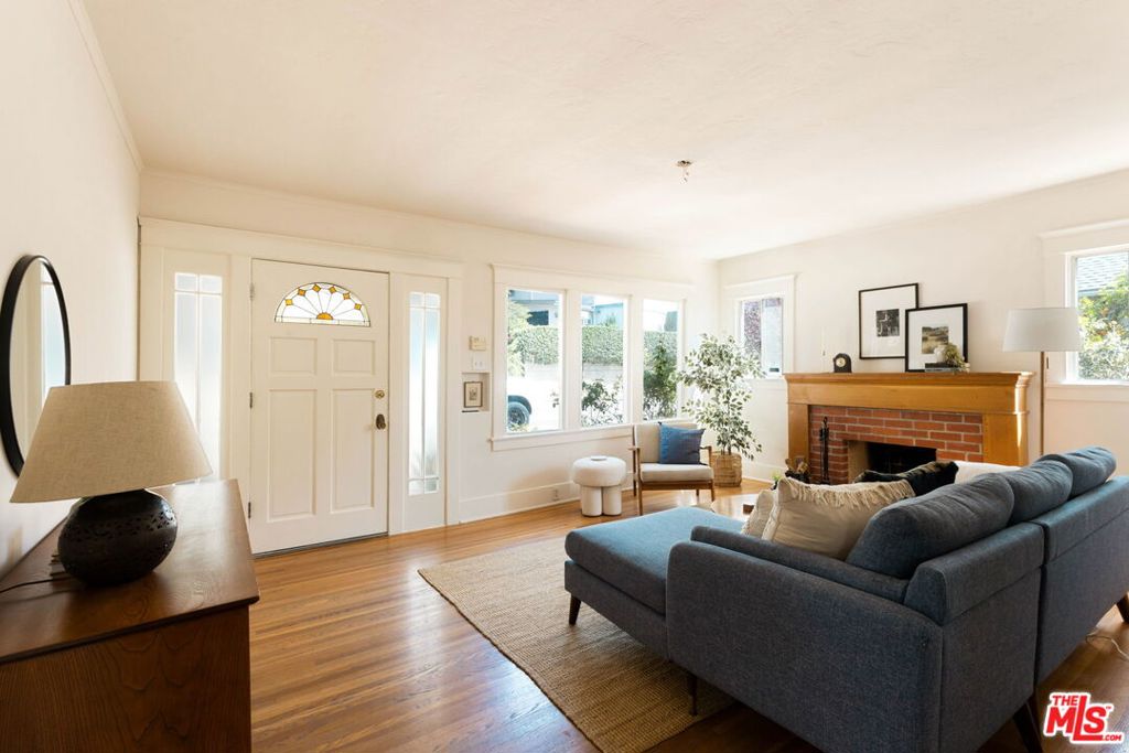 309 Stowe Terrace Property Photo 4
