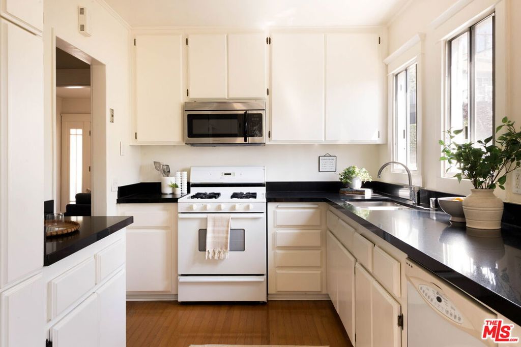 309 Stowe Terrace Property Photo 16