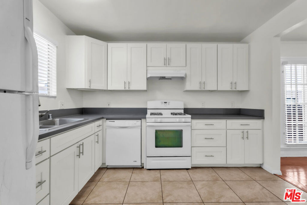 419 N. N Van Ness Avenue Property Photo 4