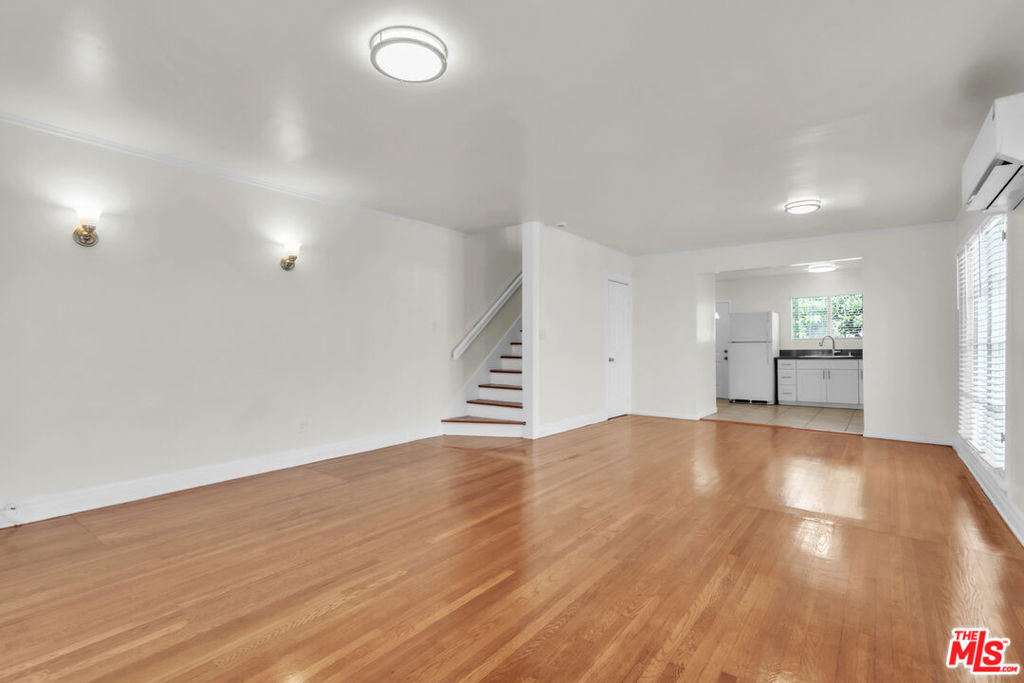 419 N. N Van Ness Avenue Property Photo 6