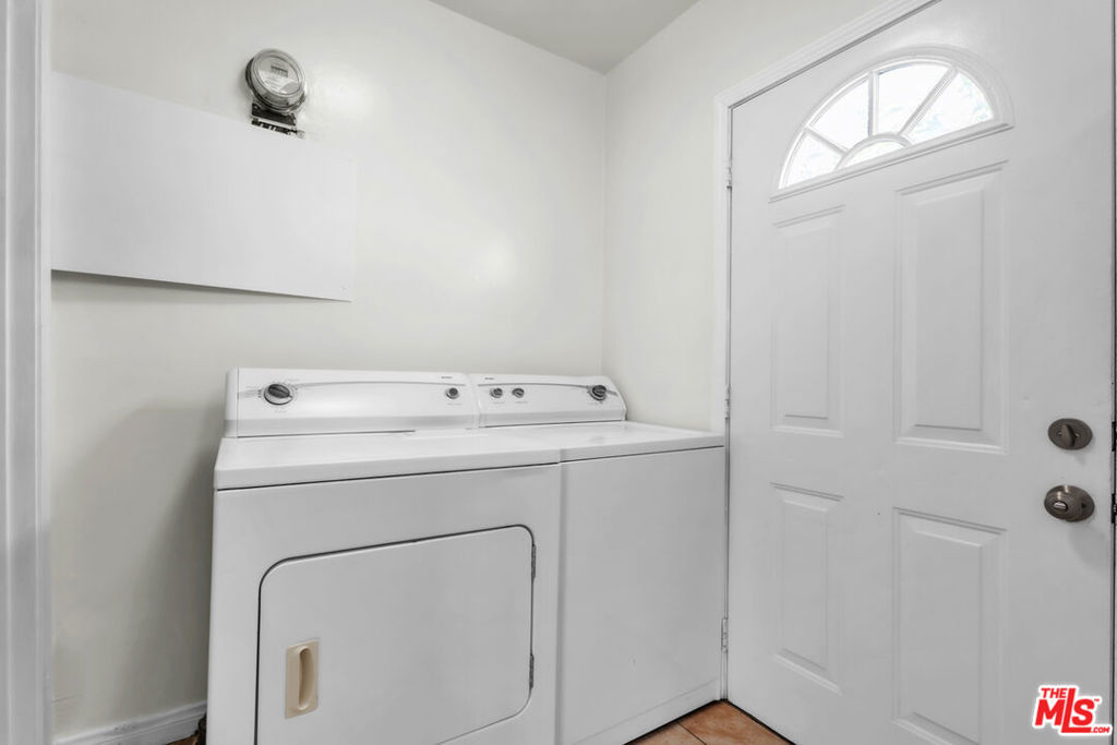419 N. N Van Ness Avenue Property Photo 7