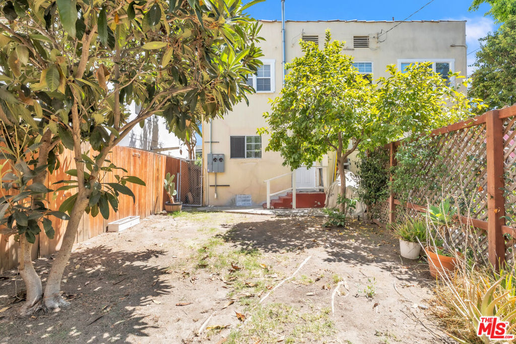 419 N. N Van Ness Avenue Property Photo 9