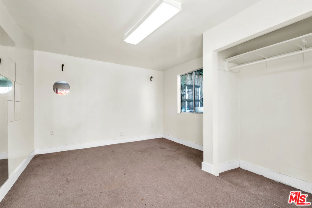 419 N. N Van Ness Avenue Property Photo 10