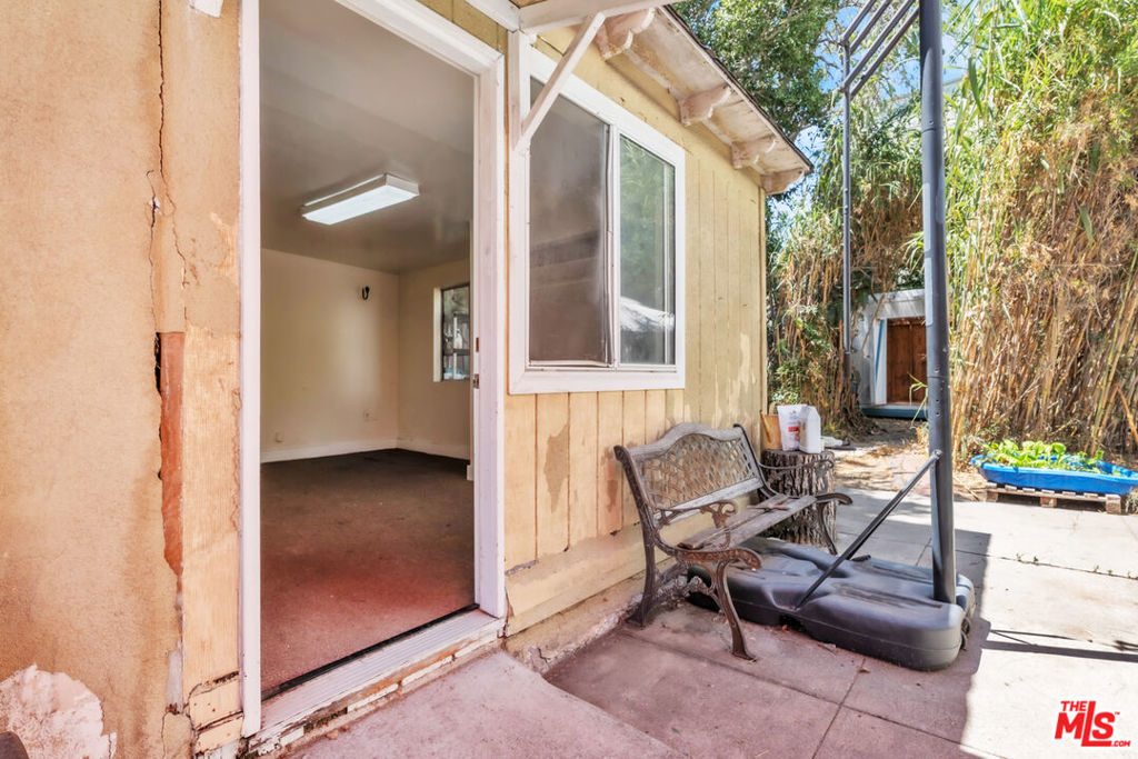 419 N. N Van Ness Avenue Property Photo 11