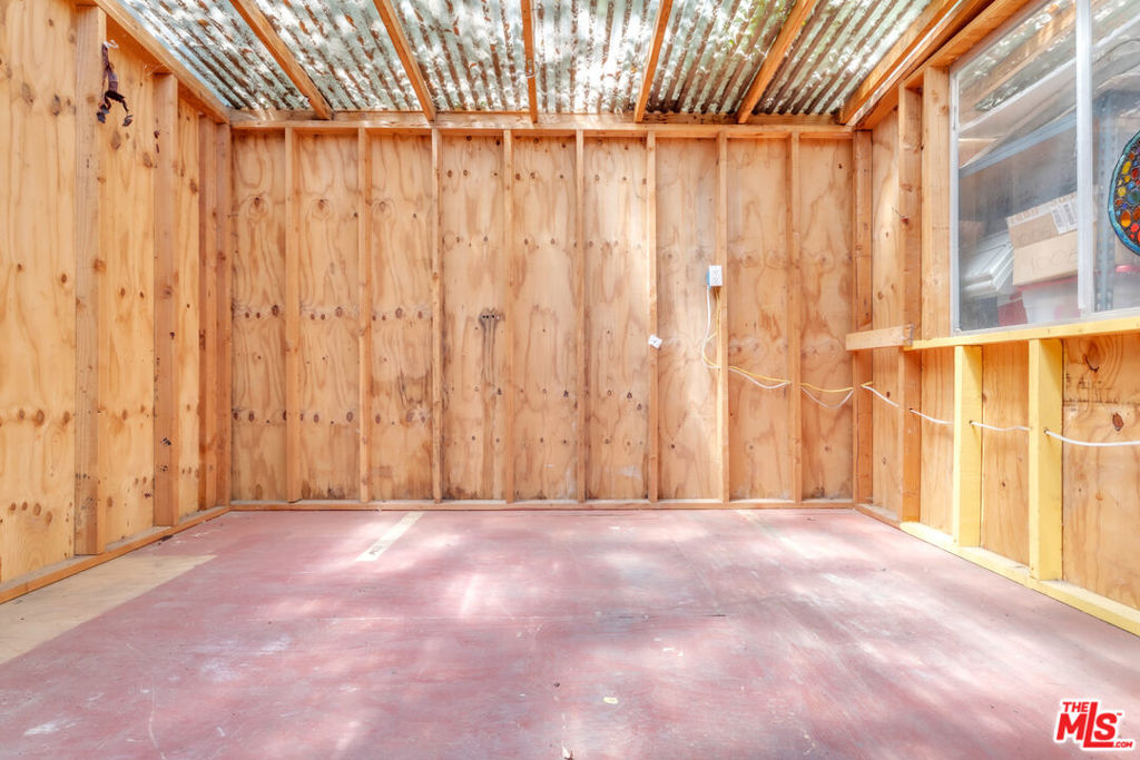 419 N. N Van Ness Avenue Property Photo 12