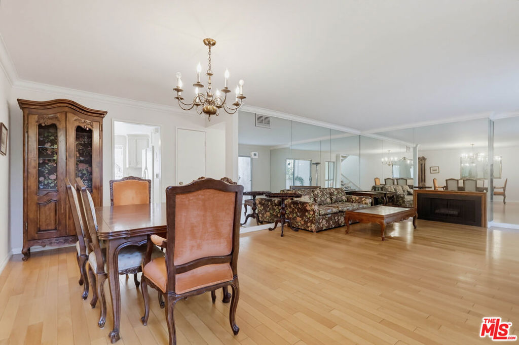 5339 Coldwater Canyon Avenue B Property Photo 5