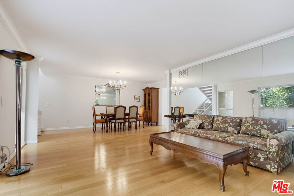5339 Coldwater Canyon Avenue B Property Photo 11