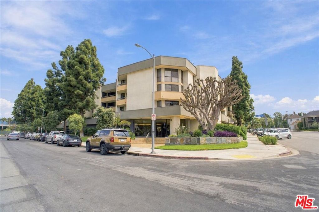 750 S Spaulding Avenue 107 Property Photo 1