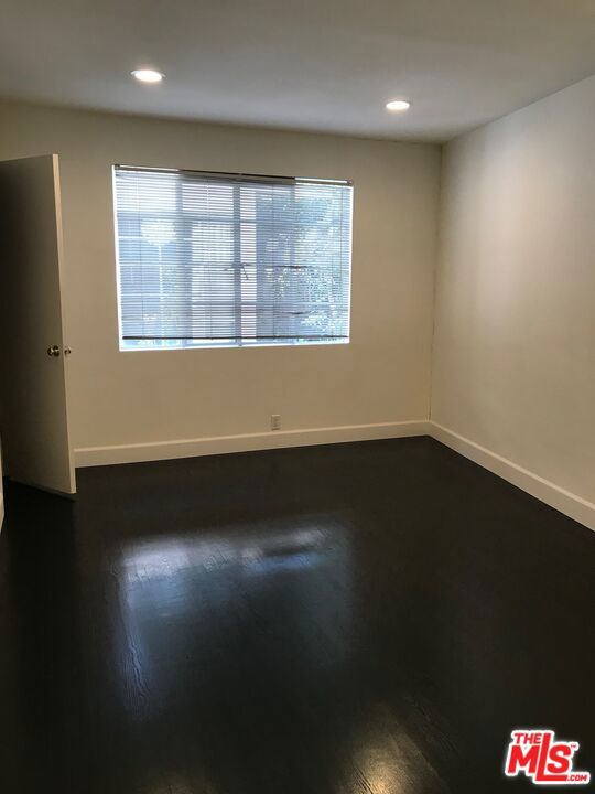 1843 S Beverly Glen Boulevard 1/2 Property Photo 15