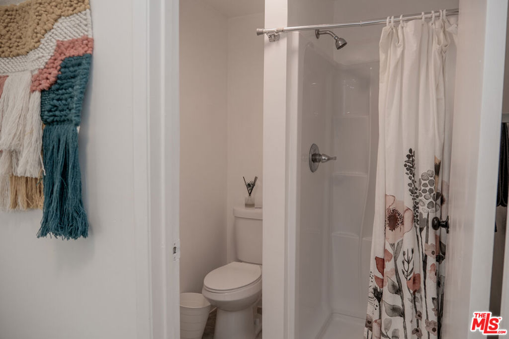 6136 Carlos Avenue Property Photo 28