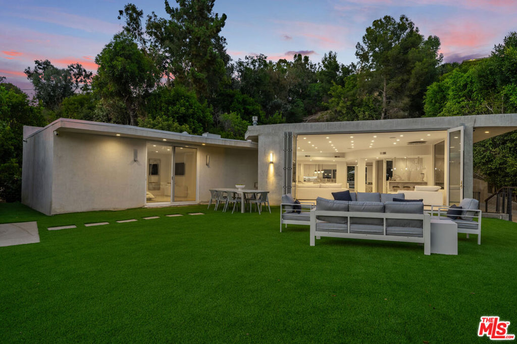 1040 Montego Drive Property Photo 4