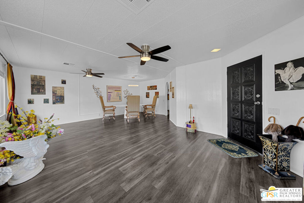 382 Club Circle Drive Property Photo 8