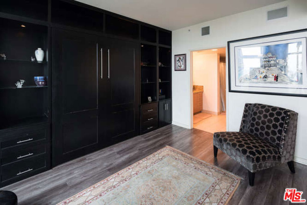 13700 Marina Pointe Drive 703 Property Photo 10