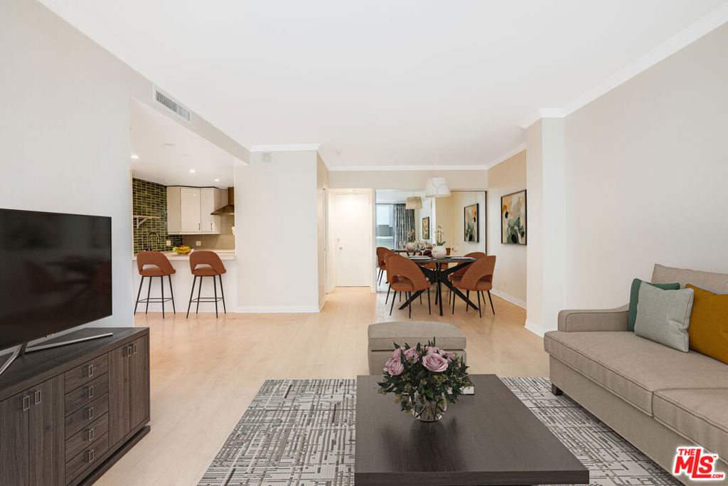 10433 Wilshire Boulevard 405 Property Photo 12