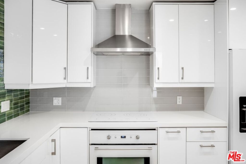 10433 Wilshire Boulevard 405 Property Photo 17