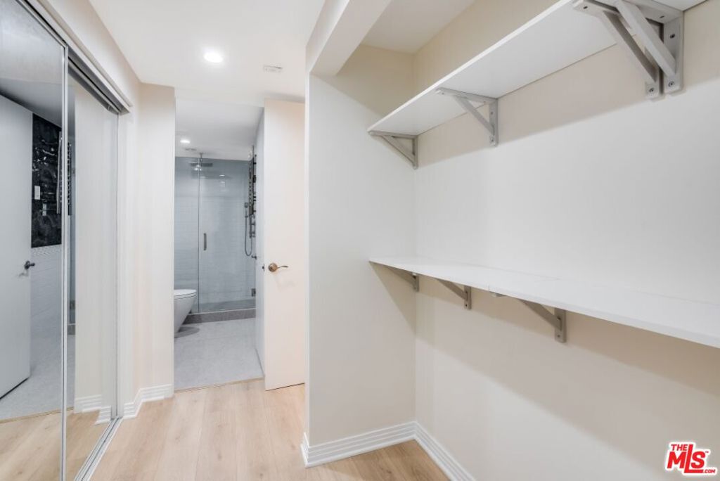 10433 Wilshire Boulevard 405 Property Photo 25