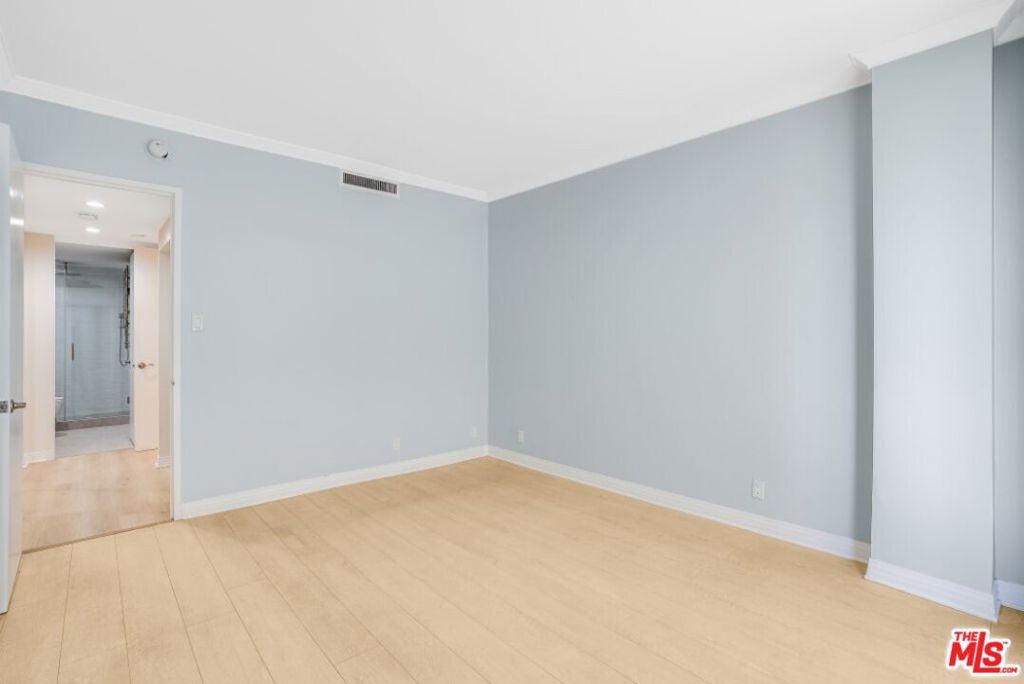 10433 Wilshire Boulevard 405 Property Photo 29
